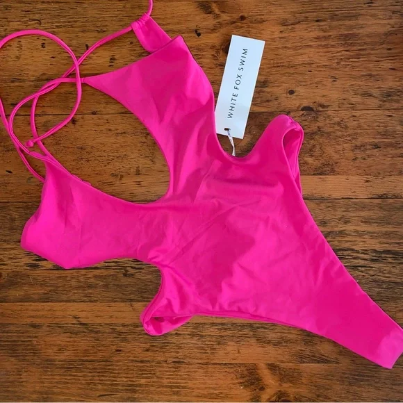 New $89 White Fox Columbia Hot Pink Bodycon One Piece MEDIUM - Picture 3 of 16
